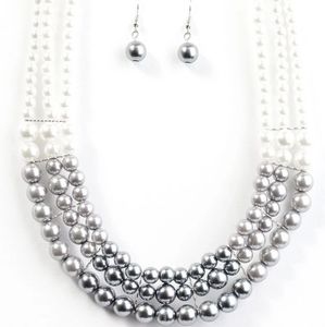 Paparazzi Lady In Waiting Necklace Set